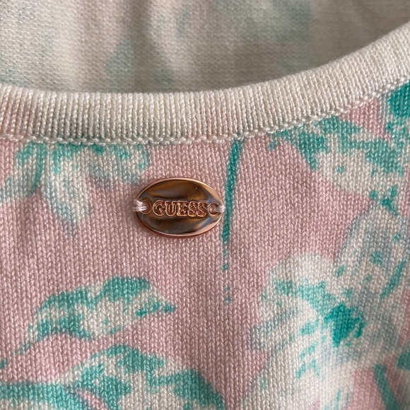 Guess Spring Back Scoop Top, S - Picture 8 of 13